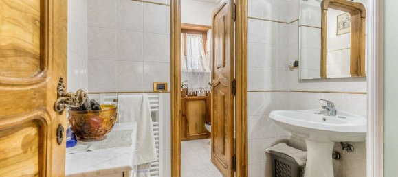 Квартира с 4 комнатами в Рим, Италия № 100685 33