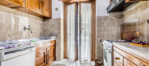 Квартира с 4 комнатами в Рим, Италия № 100685 25