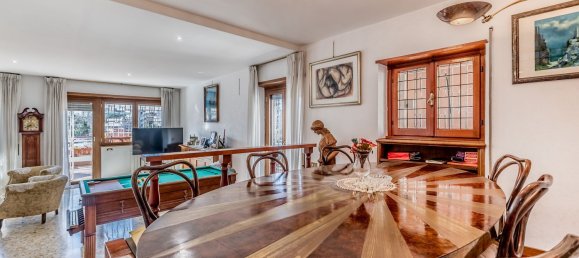 Квартира с 4 комнатами в Рим, Италия № 100685 9