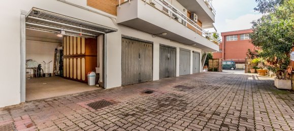 Квартира с 4 комнатами в Рим, Италия № 100685 103