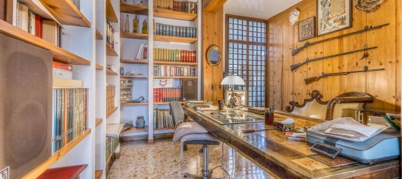 Квартира с 4 комнатами в Рим, Италия № 100685 32