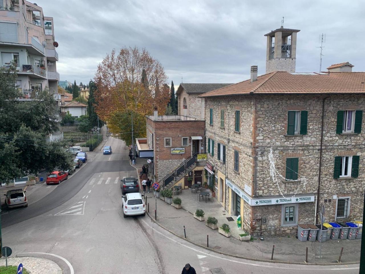 3 rooms Apartment in Perugia, Italy No. 28266