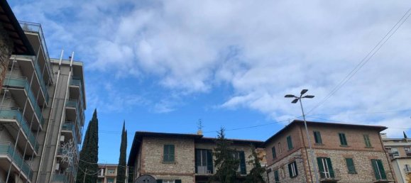 3 rooms Apartment in Perugia, Italy No. 28266 4