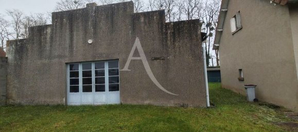 4 bedrooms House in Thesee, France No. 46145 10