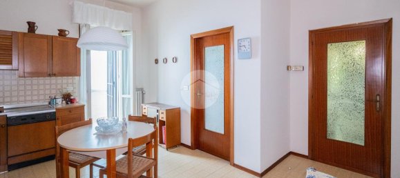 3 bedrooms Villa in Curtatone, Italy No. 340364 10