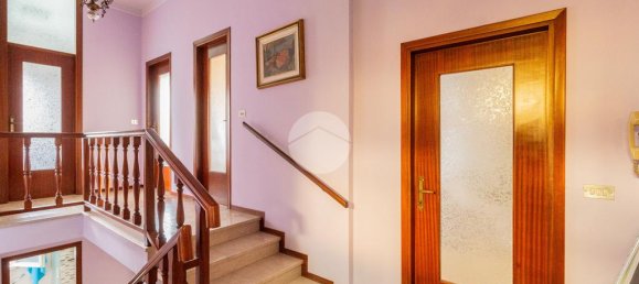 3 bedrooms Villa in Curtatone, Italy No. 340364 5