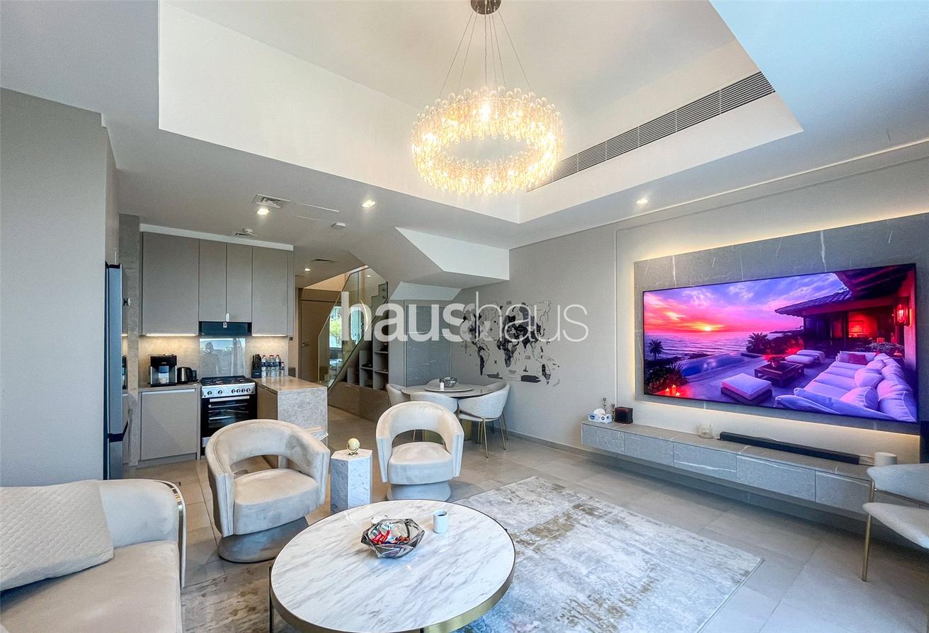 Adosado de 2 dormitorios en Mohammed Bin Rashid City, UAE No. 100303