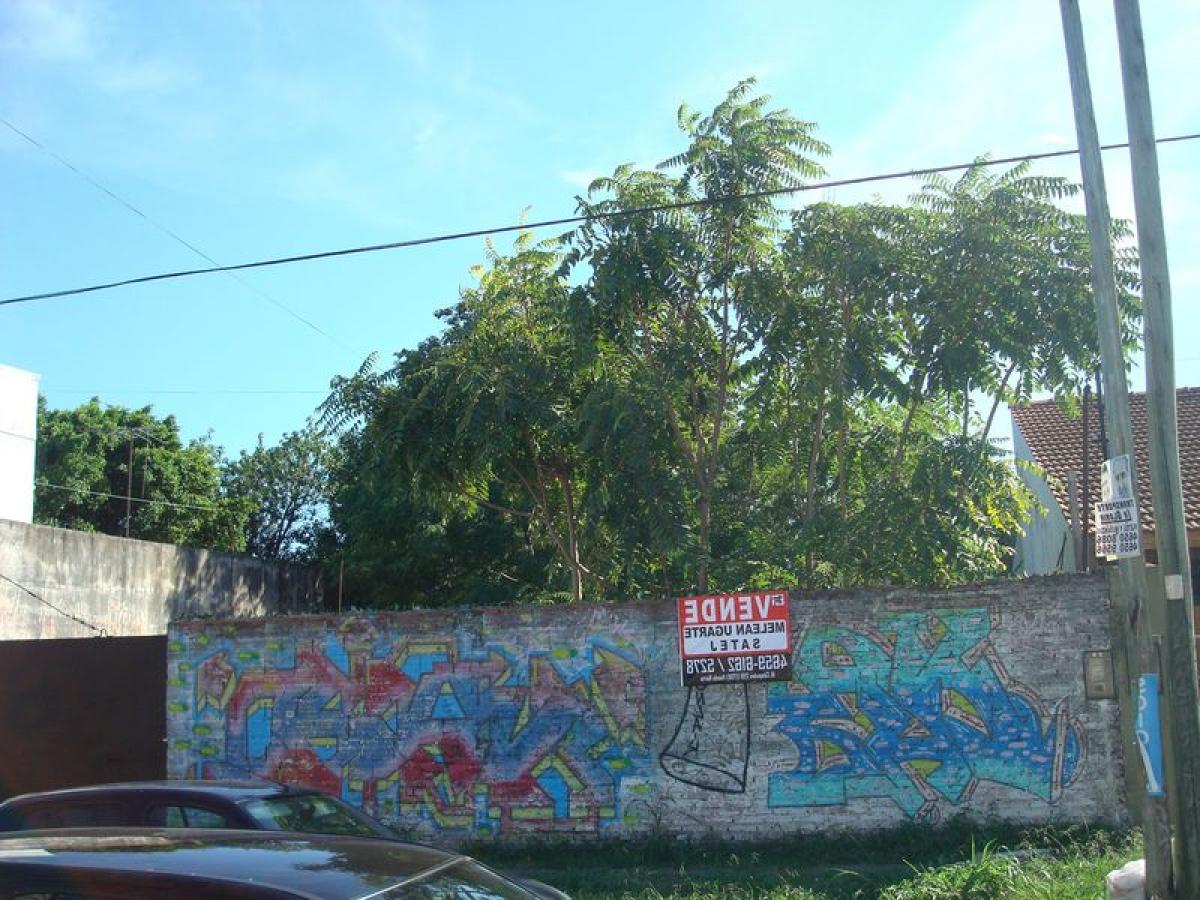 Terreno en Morón, Argentina No. 33262