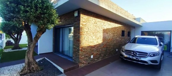 3 bedrooms House in Corroios, Portugal No. 111409 13