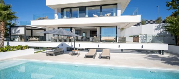 4 bedrooms Villa in Marbella, Spain No. 53402 36