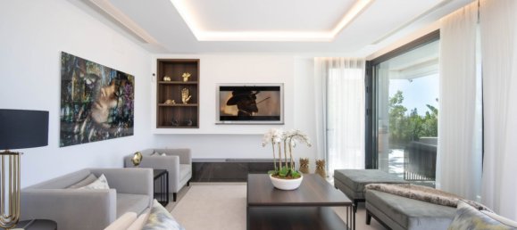 4 bedrooms Villa in Marbella, Spain No. 53402 7