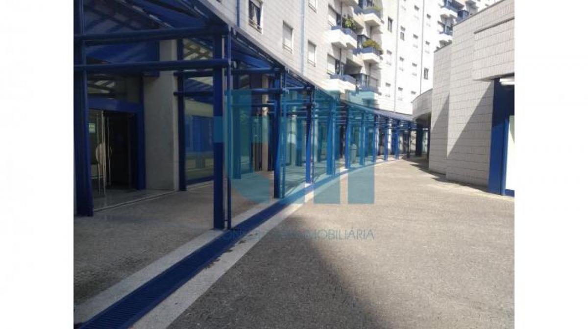 Магазин 52м² в Порту, Португалия № 7981