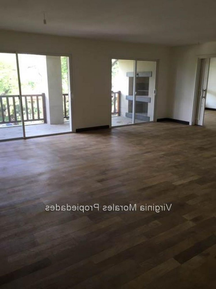 3 bedrooms Apartment in Montevideo, Uruguay No. 427