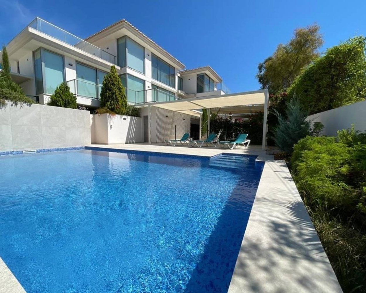 5 bedrooms Villa in Calpe, Spain No. 10301