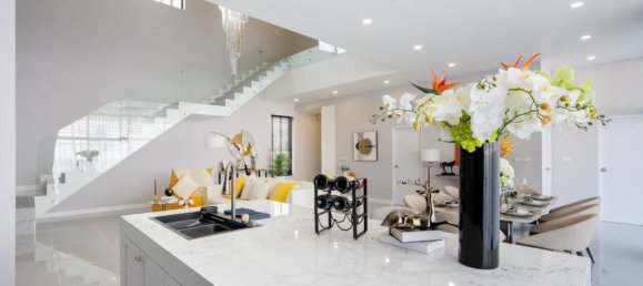 4 bedrooms Villa in Pattaya, Thailand No. 59470 6