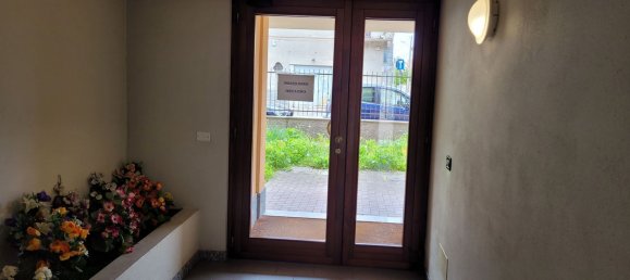 3 rooms Apartment in Bressana Bottarone, Italy No. 332693 4