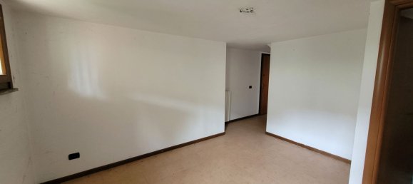 3 rooms Apartment in Bressana Bottarone, Italy No. 332693 9