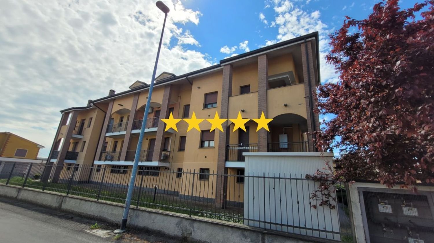 3 rooms Apartment in Bressana Bottarone, Italy No. 332693