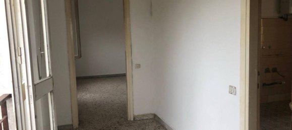 Apartamento de 3 habitaciónes en Canegrate, Italy No. 33671 8