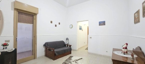 5-salle Appartement à Vittoria, Italy No. 50327 9