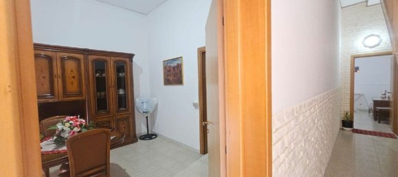 5-salle Appartement à Vittoria, Italy No. 50327 5