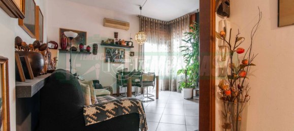 2 Schlafzimmer Wohnung in Gerenzano, Italy, Nr. 315929 13