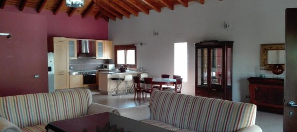 3 bedrooms House in Coin, Spain No. 149061 5