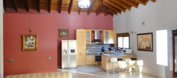 3 bedrooms House in Coin, Spain No. 149061 3