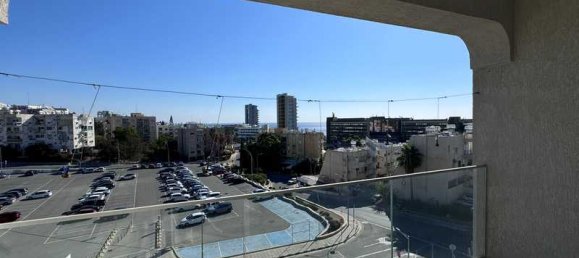 3 bedrooms Apartment in Agios Tychonas, Cyprus No. 18150 2