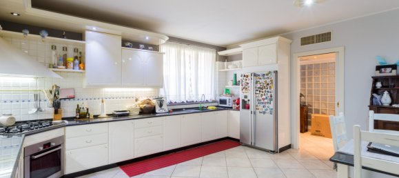 4 غرف نوم فيلا في Arese, Italy رقم 134716 17