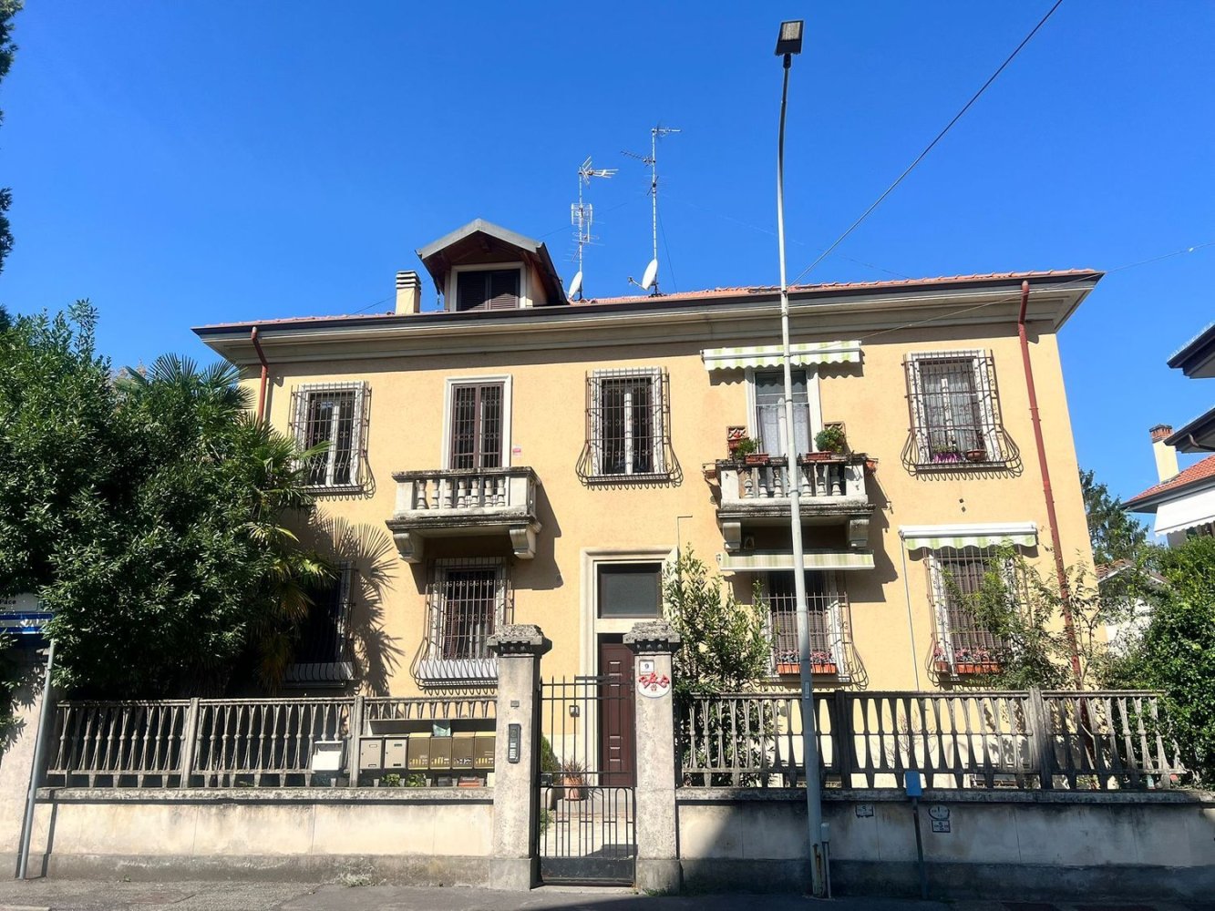 Квартира с 3 спальнями в Сеграте, Италия № 357890