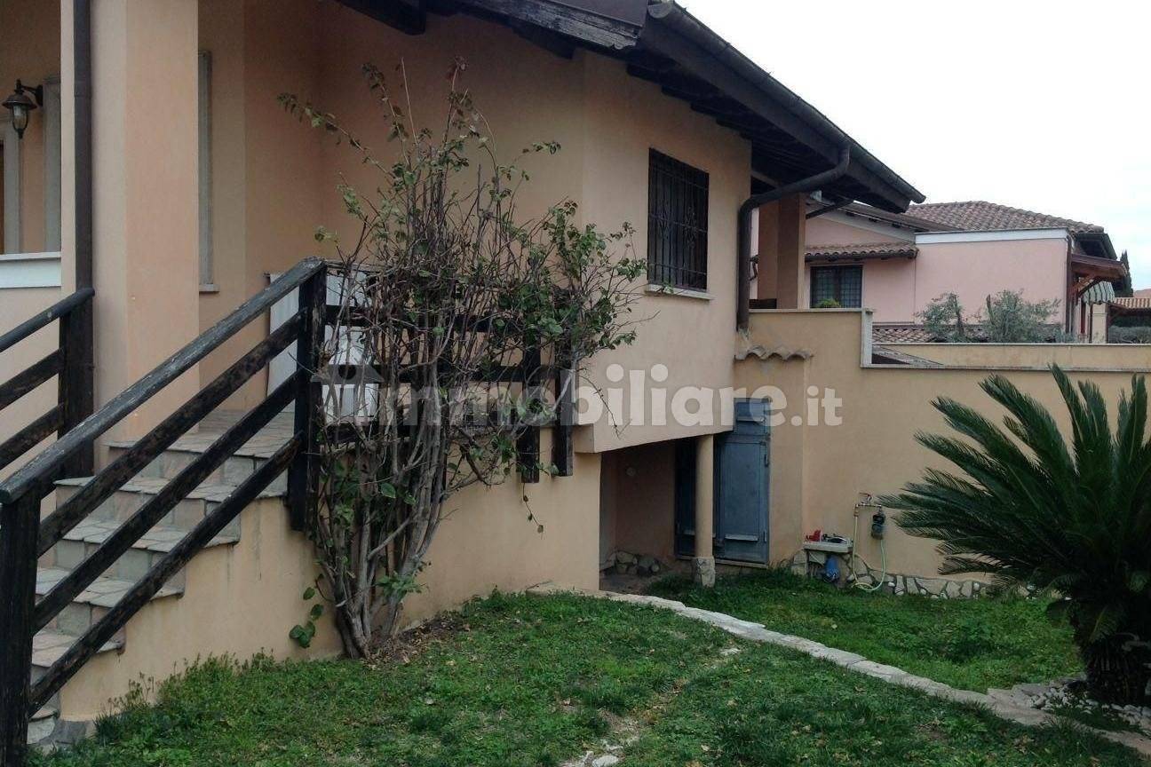 3 bedrooms Villa in Rome, Italy No. 334410