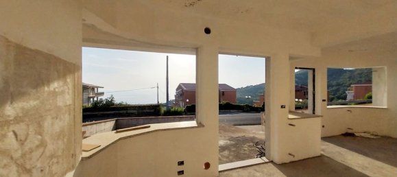 Квартира с 3 комнатами в Бельведере Мариттимо, Италия № 173653 12