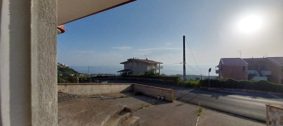 Квартира с 3 комнатами в Бельведере Мариттимо, Италия № 173653 5