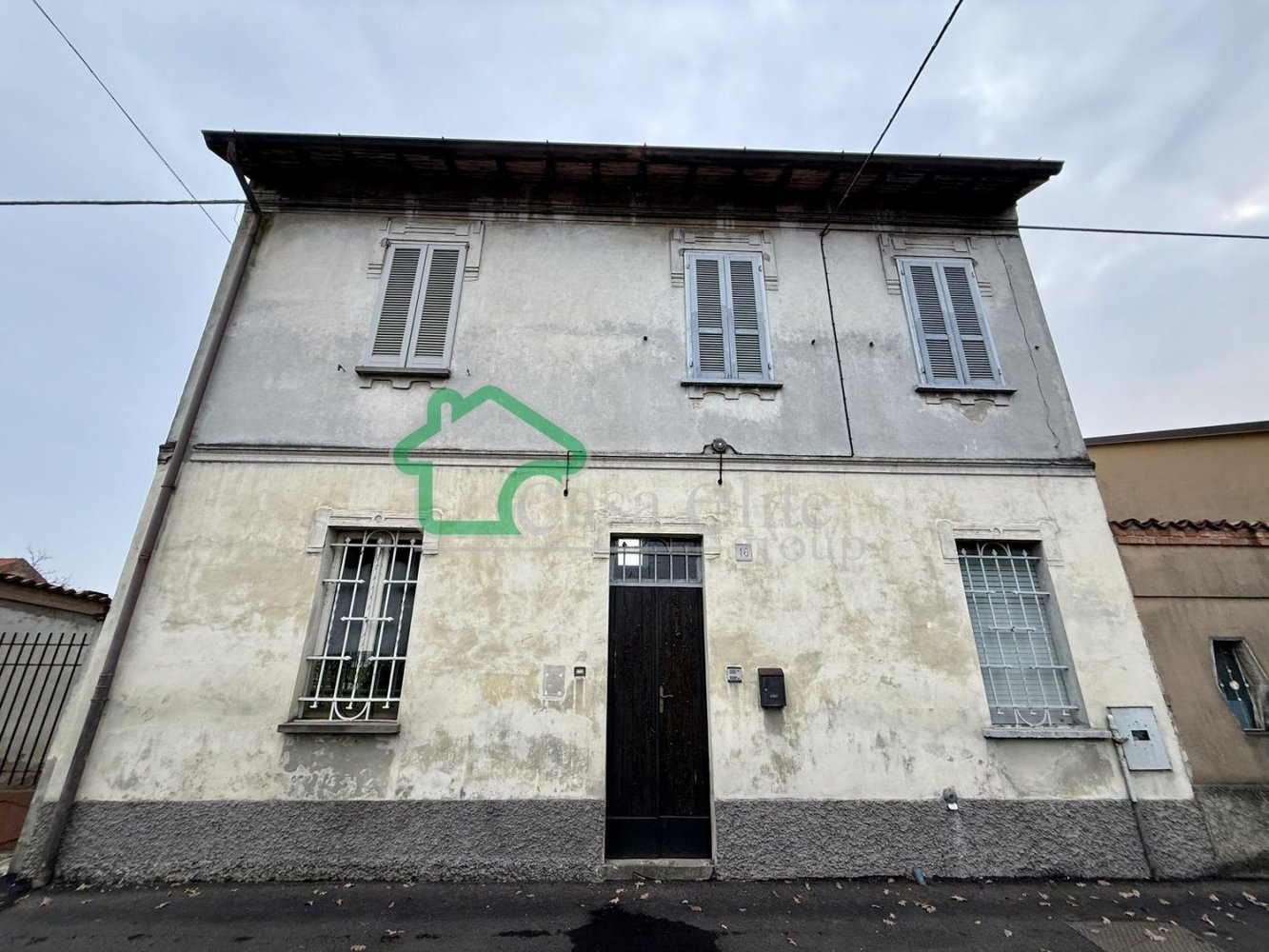 Квартира с 3 комнатами в Крема, Италия № 202197