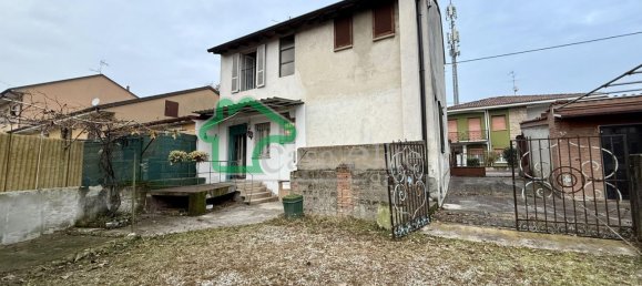 Квартира с 3 комнатами в Крема, Италия № 202197 12