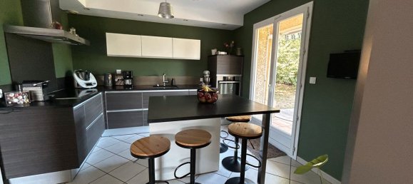 4 bedrooms House in Pusignan, France No. 317115 3