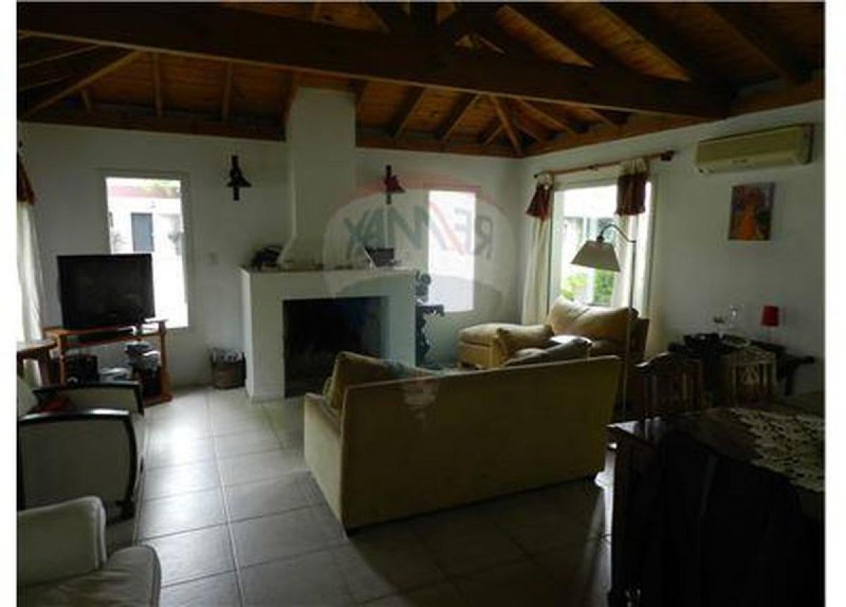 4 bedrooms House in Pilar, Argentina No. 19316