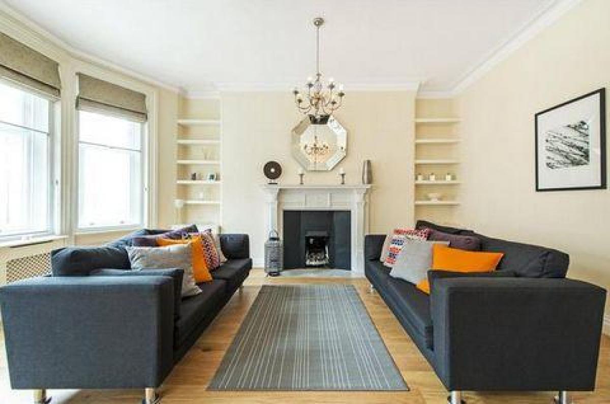 2 bedrooms Condo in London, United Kingdom No. 591