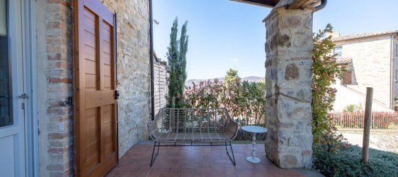6 rooms Apartment in Umbertide, Italy No. 44258 3