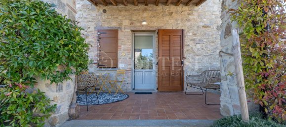 6 rooms Apartment in Umbertide, Italy No. 44258 2