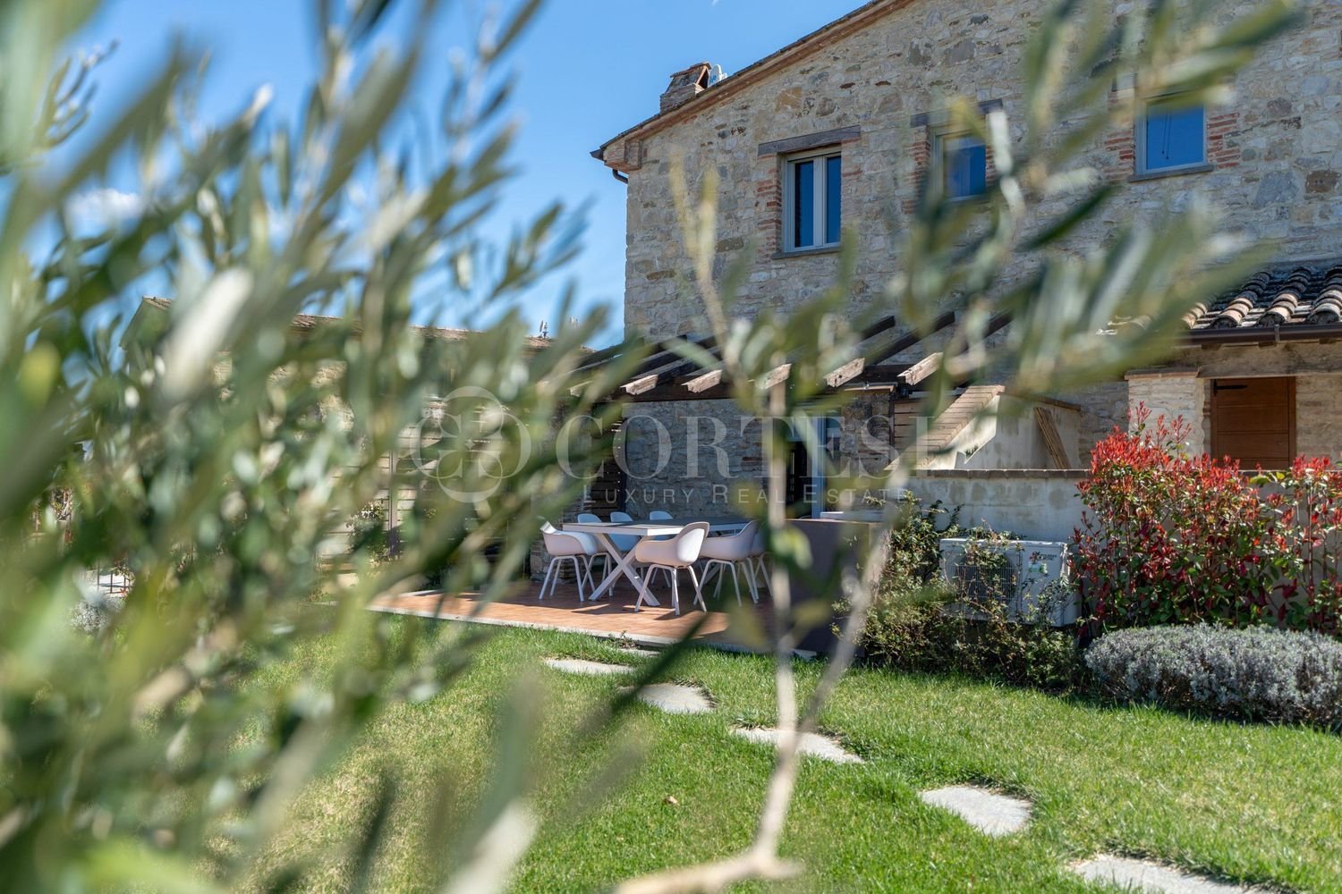 6 rooms Apartment in Umbertide, Italy No. 44258