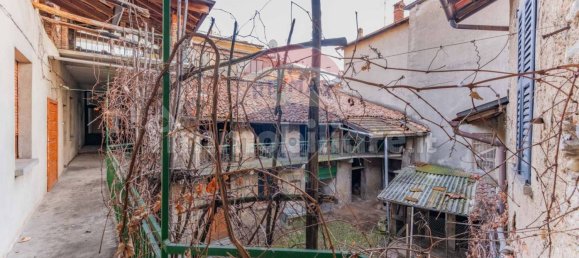 5 rooms Building in Somma Lombardo, Italy No. 378983 5