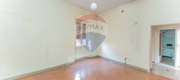 5 rooms Building in Somma Lombardo, Italy No. 378983 2