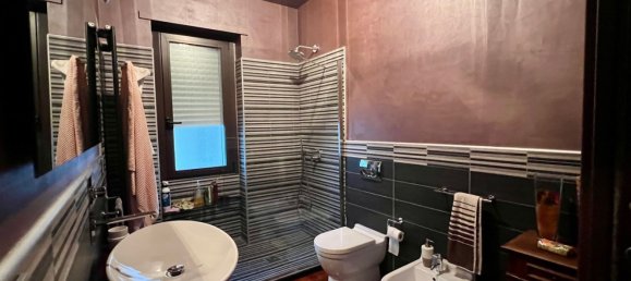 8-Zimmer Doppelhaus in Alba, Italy, Nr. 152798 6