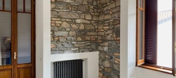 Квартира с 3 комнатами в Казлино д’Эрба, Италия № 181404 3