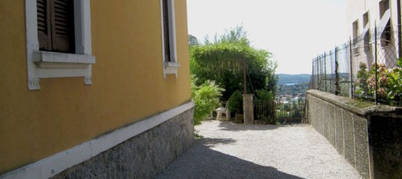 Квартира с 3 комнатами в Казлино д’Эрба, Италия № 181404 24