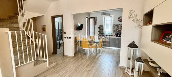 3 Schlafzimmer Villa in Agrate Brianza, Italy, Nr. 285819 12