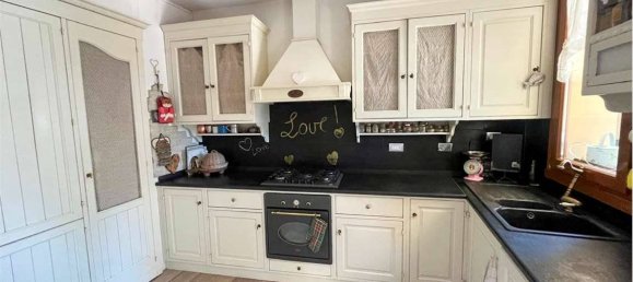 3 bedrooms Apartment in Florence, Italy No. 337594 3