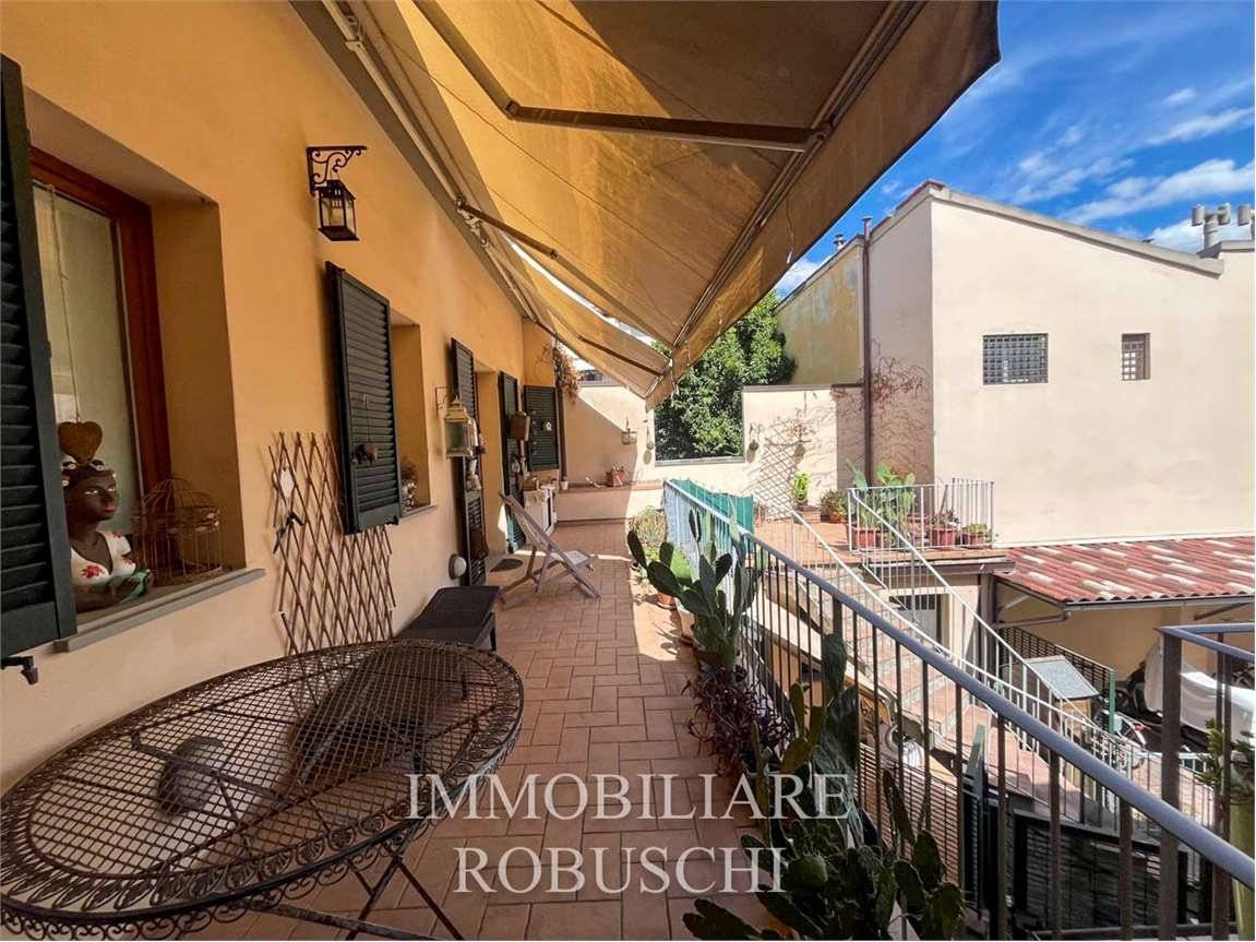 3 bedrooms Apartment in Florence, Italy No. 337594